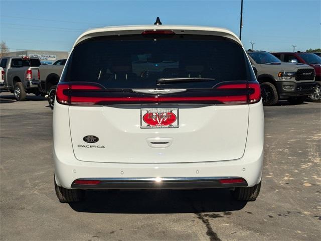 new 2025 Chrysler Pacifica car, priced at $40,080
