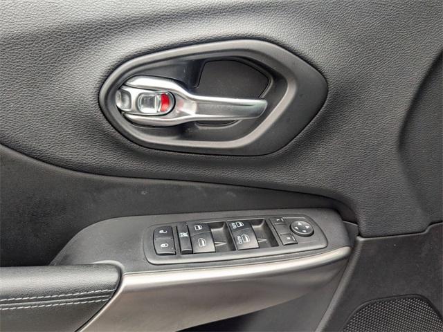 used 2019 Jeep Cherokee car, priced at $15,223