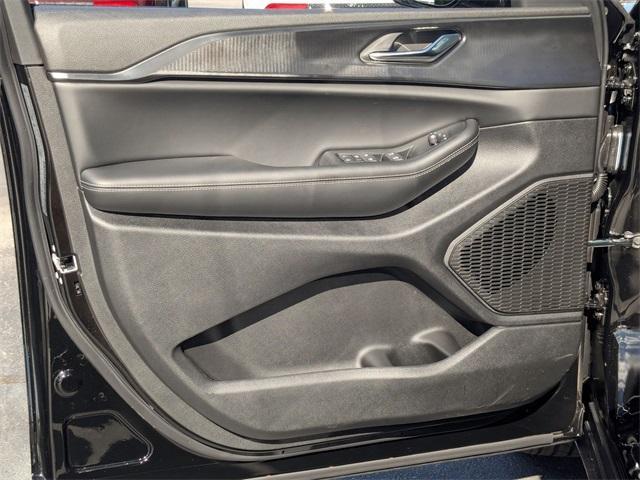 new 2025 Jeep Grand Cherokee car, priced at $42,480