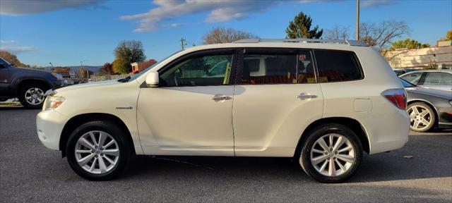 used 2010 Toyota Highlander Hybrid car, priced at $13,990