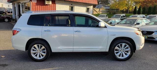 used 2010 Toyota Highlander Hybrid car, priced at $13,990