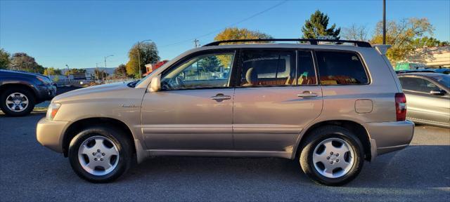 used 2005 Toyota Highlander car, priced at $10,990