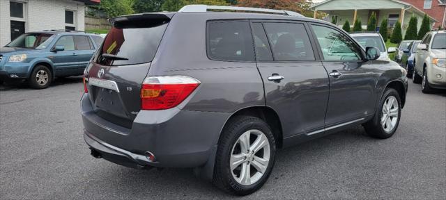 used 2009 Toyota Highlander car, priced at $12,990