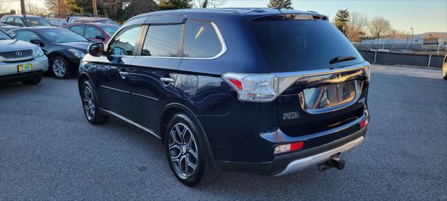 used 2015 Mitsubishi Outlander car, priced at $9,990