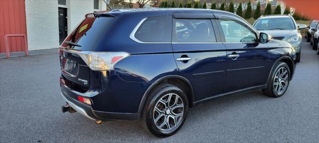 used 2015 Mitsubishi Outlander car, priced at $9,990