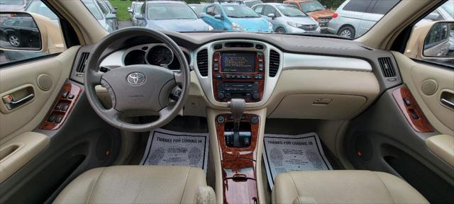 used 2006 Toyota Highlander car, priced at $10,990