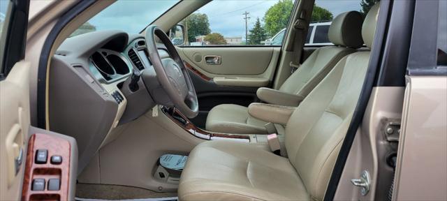 used 2006 Toyota Highlander car, priced at $10,990