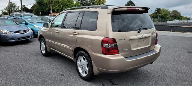 used 2006 Toyota Highlander car, priced at $10,990