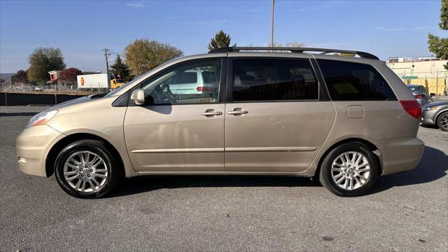 used 2007 Toyota Sienna car, priced at $7,990