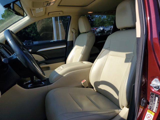 used 2015 Toyota Highlander car, priced at $17,884