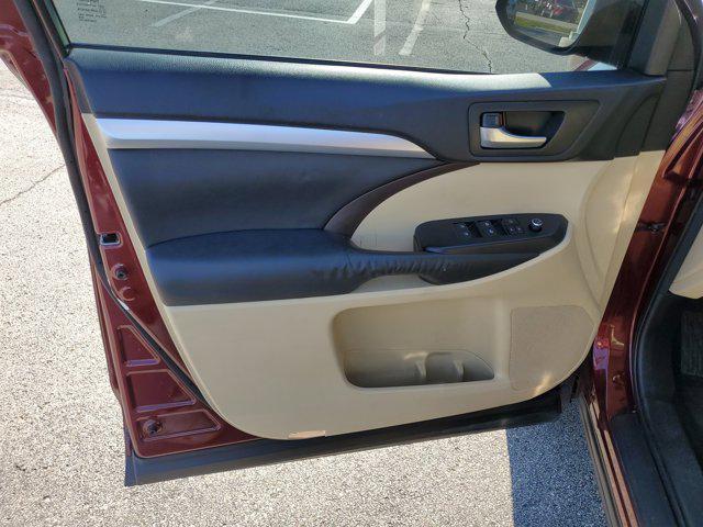 used 2015 Toyota Highlander car, priced at $17,884