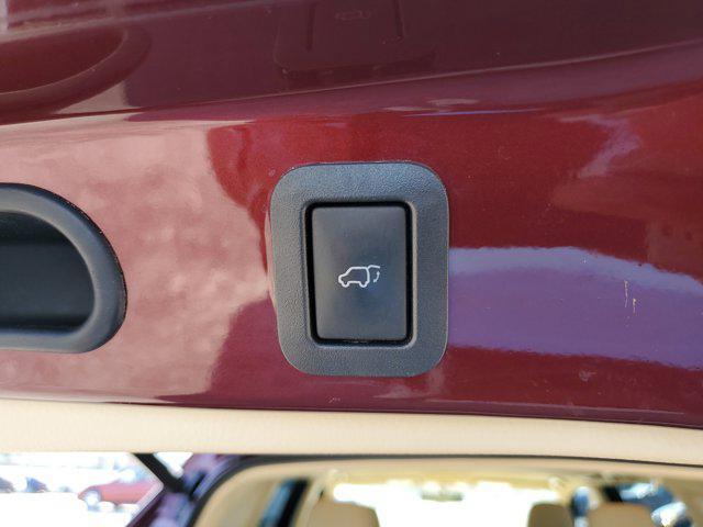 used 2015 Toyota Highlander car, priced at $17,884