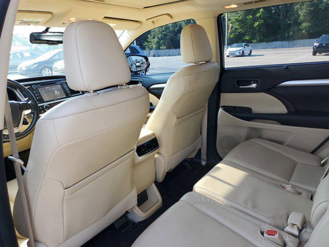 used 2015 Toyota Highlander car, priced at $17,884