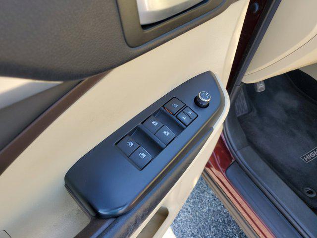 used 2015 Toyota Highlander car, priced at $17,884