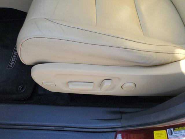 used 2015 Toyota Highlander car, priced at $17,884