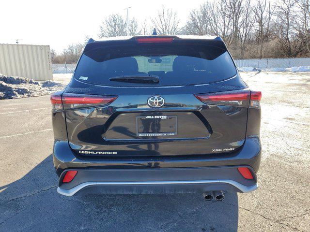 used 2024 Toyota Highlander car, priced at $43,800