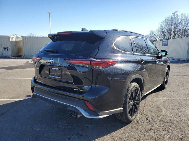 used 2024 Toyota Highlander car, priced at $43,800