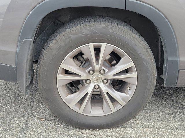 used 2015 Toyota Highlander car, priced at $18,642