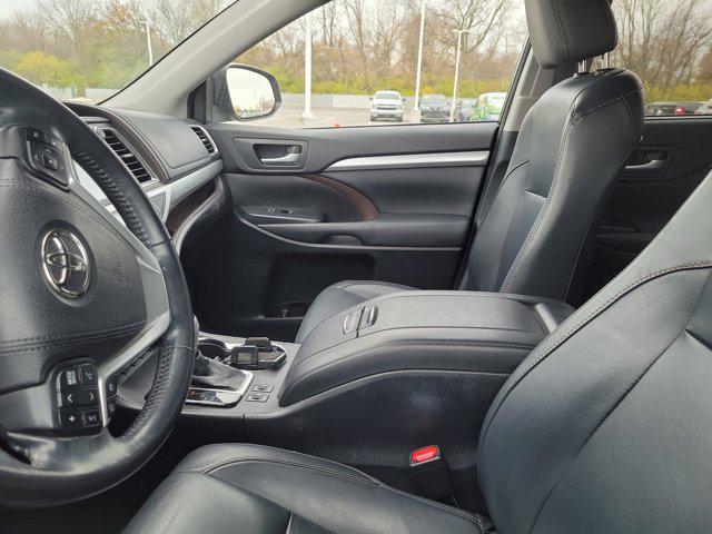 used 2015 Toyota Highlander car, priced at $18,642