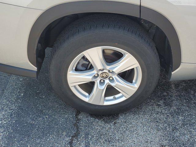 used 2023 Toyota Highlander car, priced at $34,821