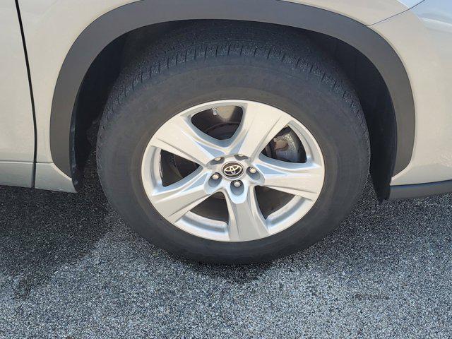 used 2023 Toyota Highlander car, priced at $34,821
