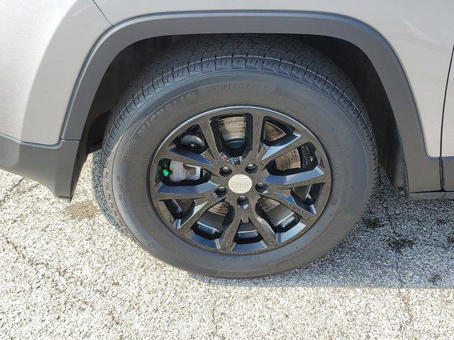 used 2018 Jeep Cherokee car, priced at $14,827