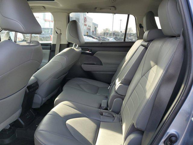 used 2022 Toyota Highlander car, priced at $36,300