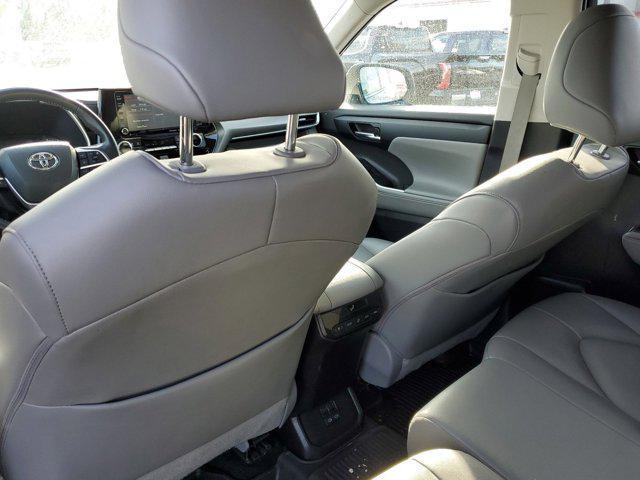 used 2022 Toyota Highlander car, priced at $36,300