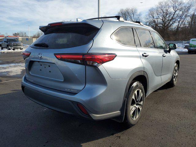 used 2022 Toyota Highlander car, priced at $36,300