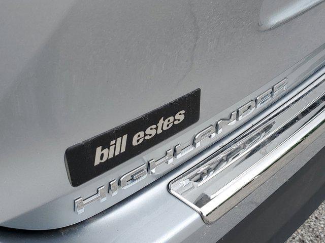 used 2022 Toyota Highlander car, priced at $29,695