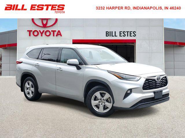 used 2022 Toyota Highlander car, priced at $31,146