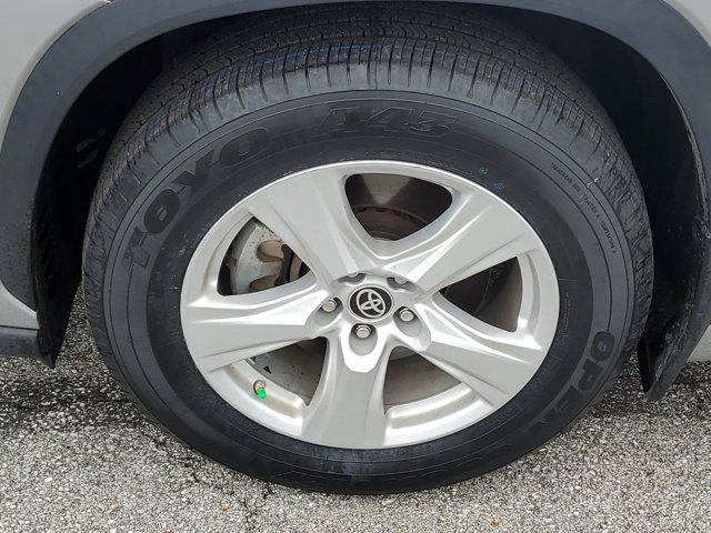 used 2022 Toyota Highlander car, priced at $29,695
