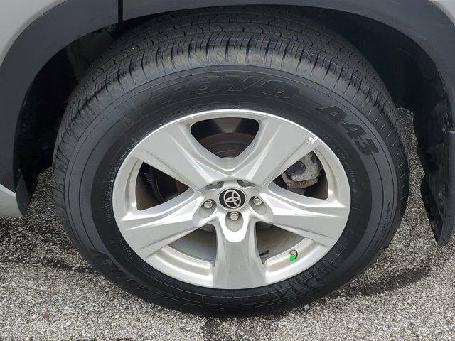 used 2022 Toyota Highlander car, priced at $29,695