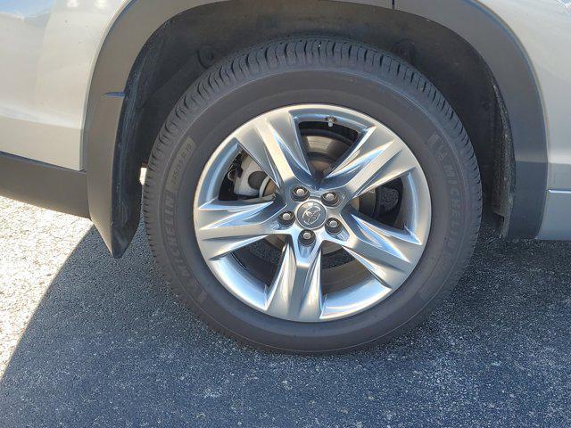 used 2015 Toyota Highlander car, priced at $20,291