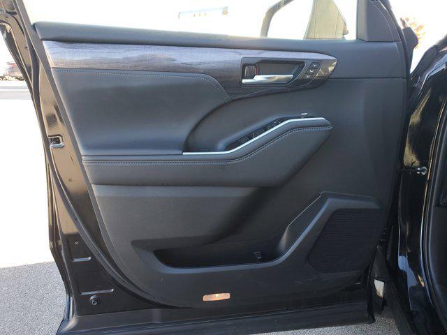 used 2022 Toyota Highlander Hybrid car, priced at $44,152