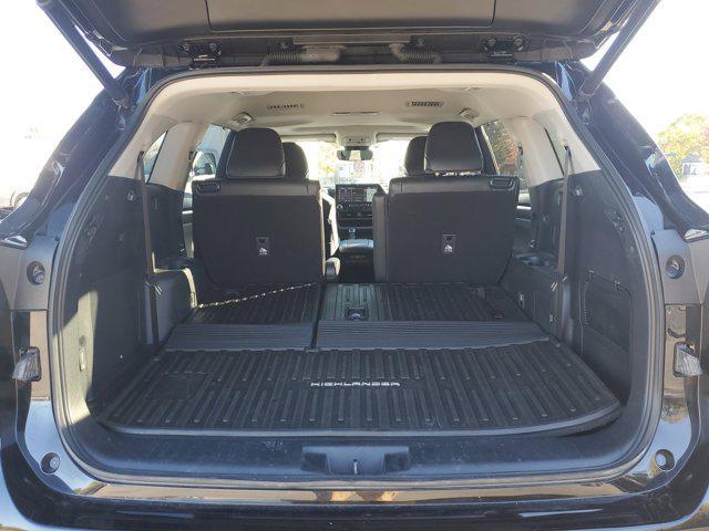 used 2022 Toyota Highlander Hybrid car, priced at $44,152