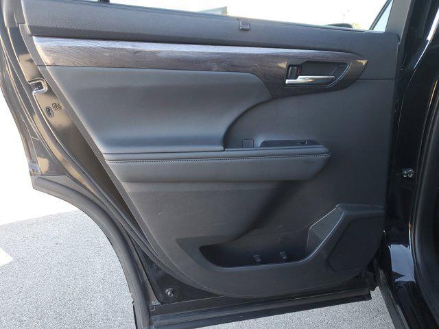 used 2022 Toyota Highlander Hybrid car, priced at $44,152