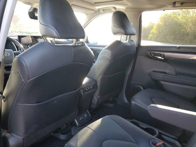used 2022 Toyota Highlander Hybrid car, priced at $44,152
