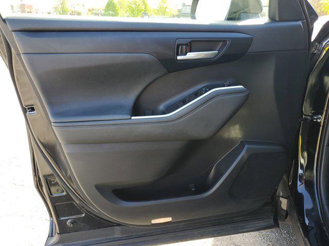 used 2023 Toyota Highlander car, priced at $42,261