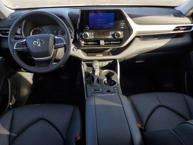 used 2024 Toyota Highlander car, priced at $43,400