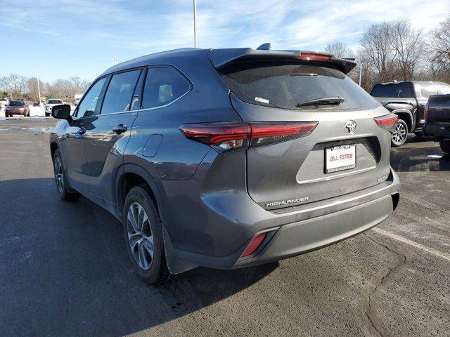 used 2024 Toyota Highlander car, priced at $43,400