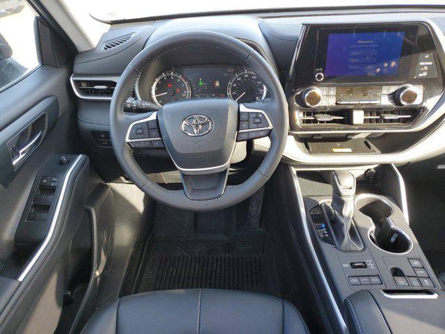 used 2024 Toyota Highlander car, priced at $43,400