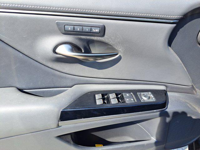 used 2022 Lexus ES 350 car, priced at $32,933