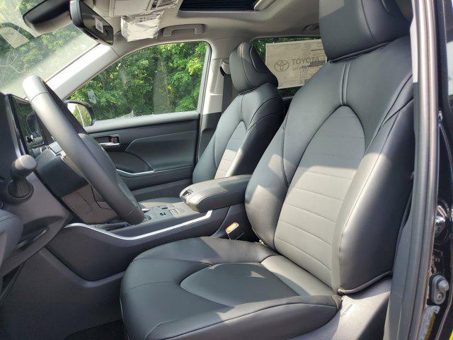 new 2025 Toyota Highlander car, priced at $48,006
