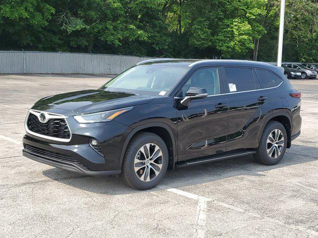 new 2025 Toyota Highlander car, priced at $48,006