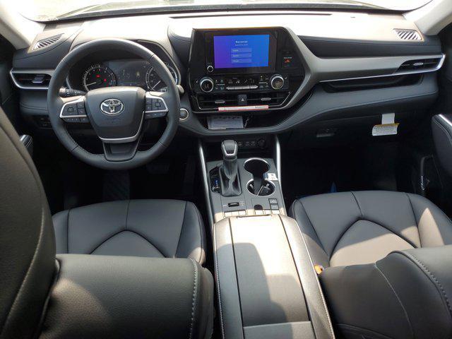 new 2025 Toyota Highlander car, priced at $48,006