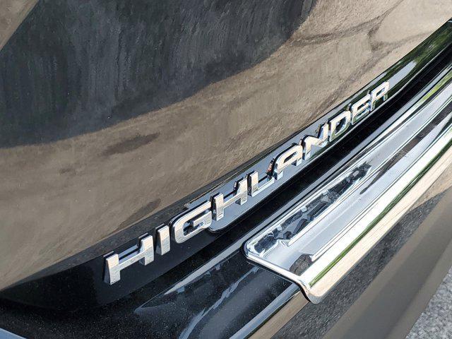 new 2025 Toyota Highlander car, priced at $48,006