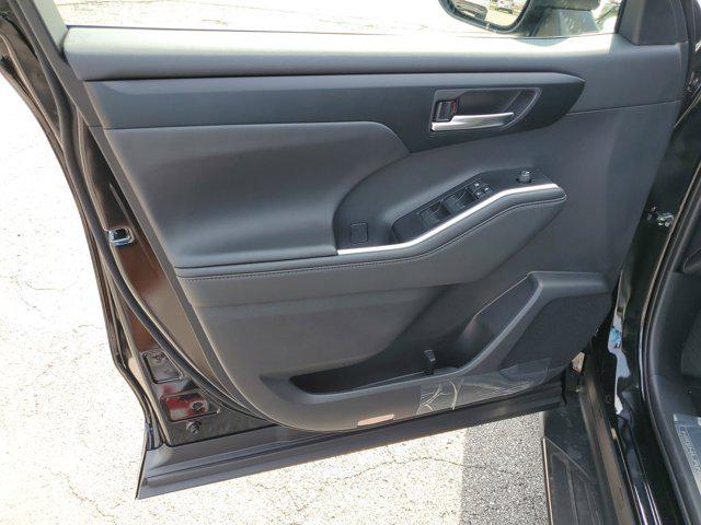 new 2025 Toyota Highlander car, priced at $48,006