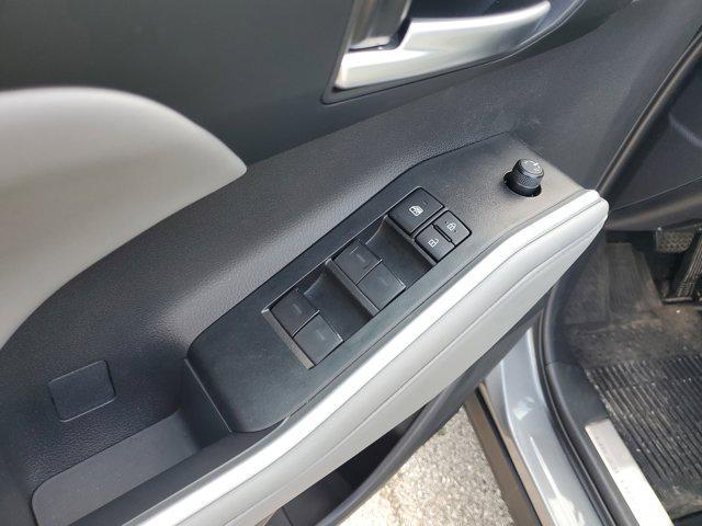 used 2025 Toyota Highlander car, priced at $47,148