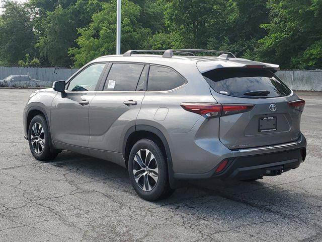 used 2025 Toyota Highlander car, priced at $47,148